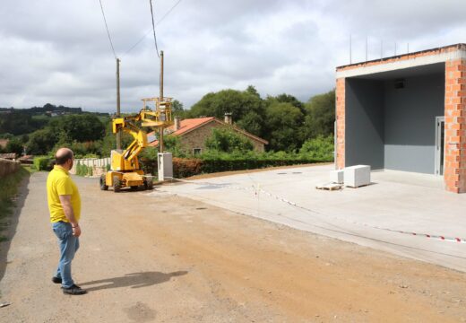 Avanzan as obras do centro sociocomunitario de Ponte Carreira, que estará rematado antes de que finalice o ano